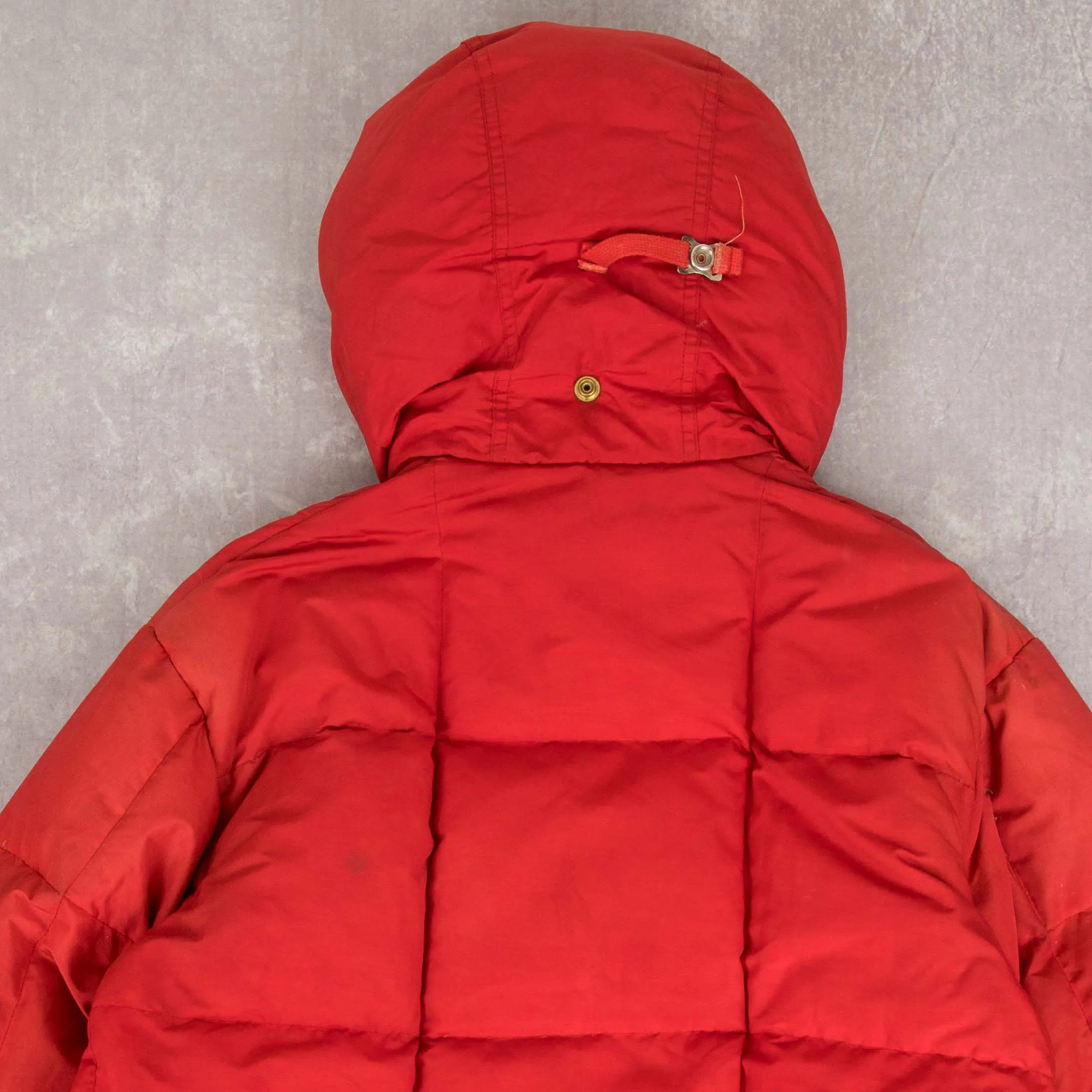 MEN'S VINTAGE 1990S EDDIE BAUER GOOSE DOWN QUILTED HOODED JACKET - LARGE