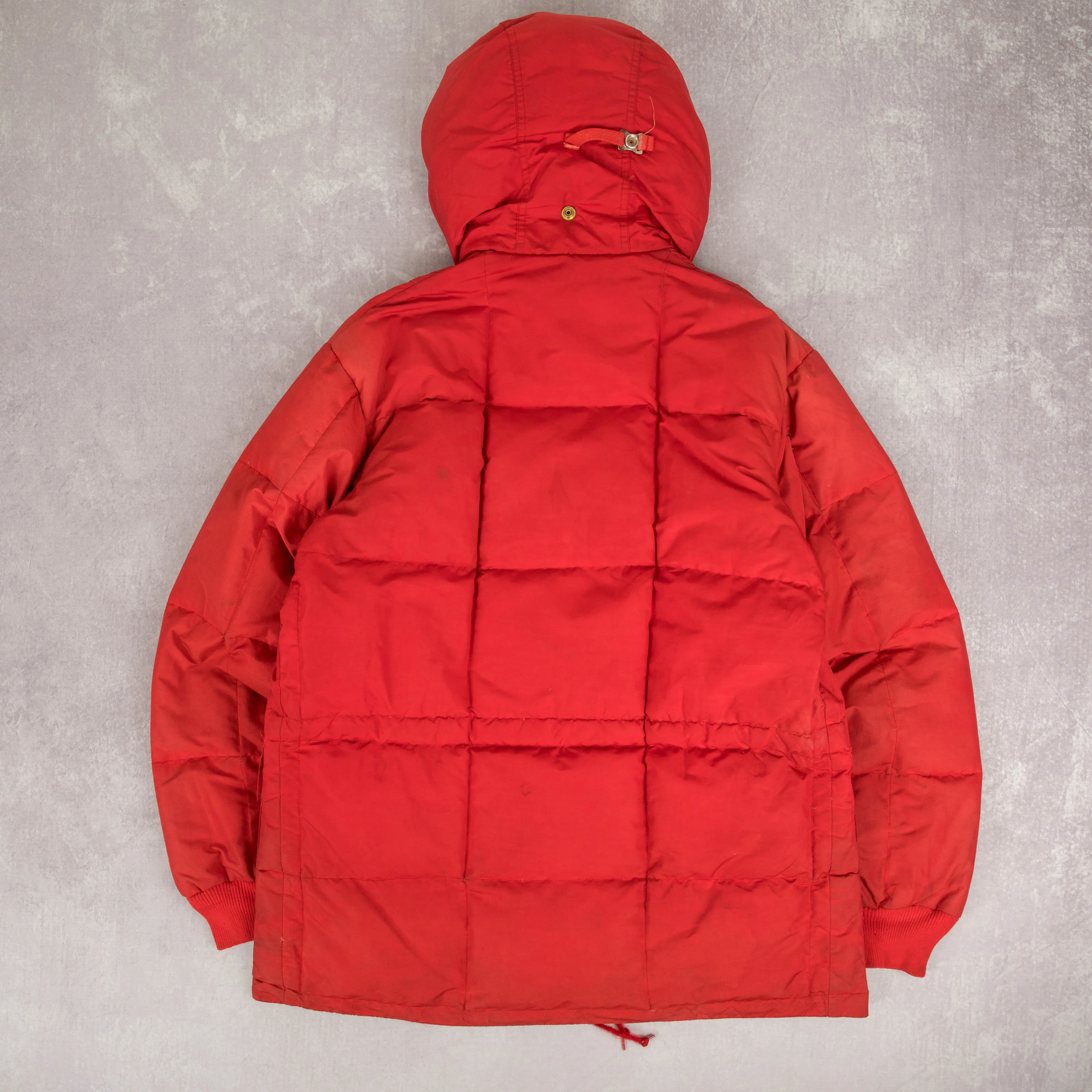 MEN'S VINTAGE 1990S EDDIE BAUER GOOSE DOWN QUILTED HOODED JACKET - LARGE
